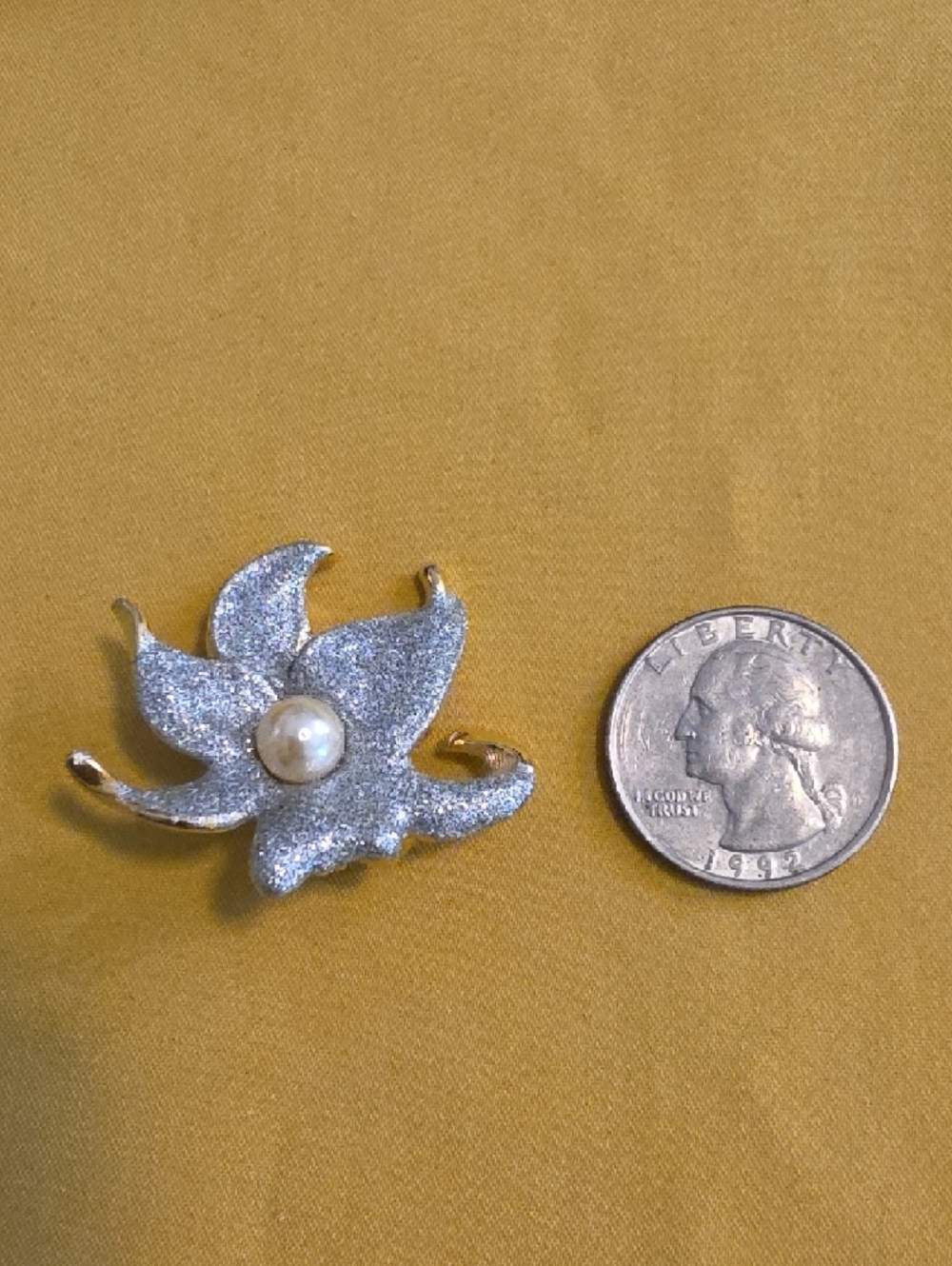 Vintage Flower Costume Jewelry Brooch - Marked "JOANN" - Picture 5 of 6